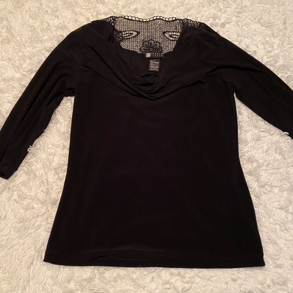 Black 3/4 sleeve laced back shirt